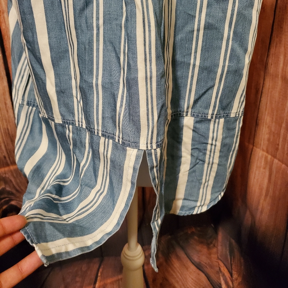 **SOLD**Harper Heritage Button Down/ Tie up Blouse - Picture 5 of 6